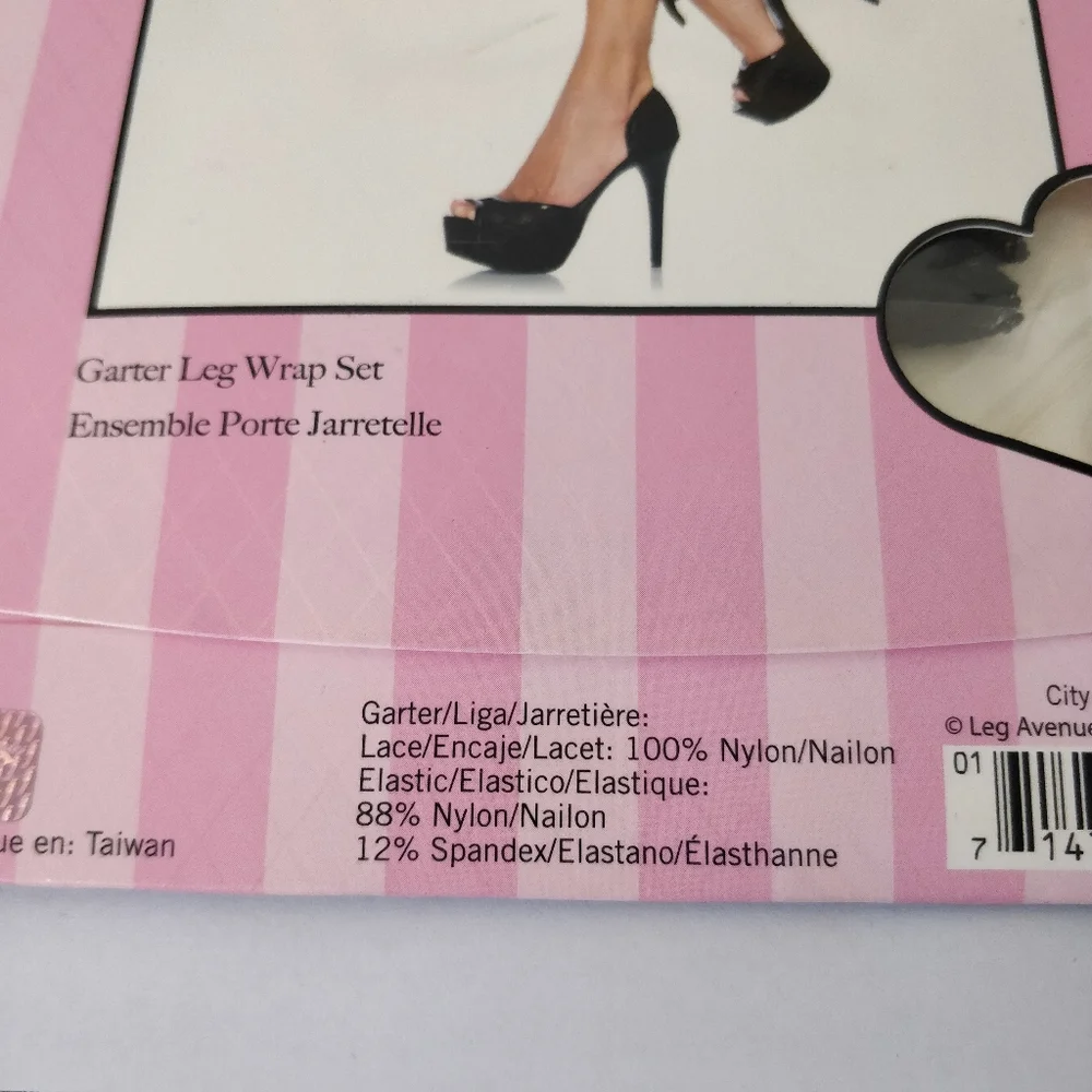 *FREE NWT Leg Avenue Garter wrap set